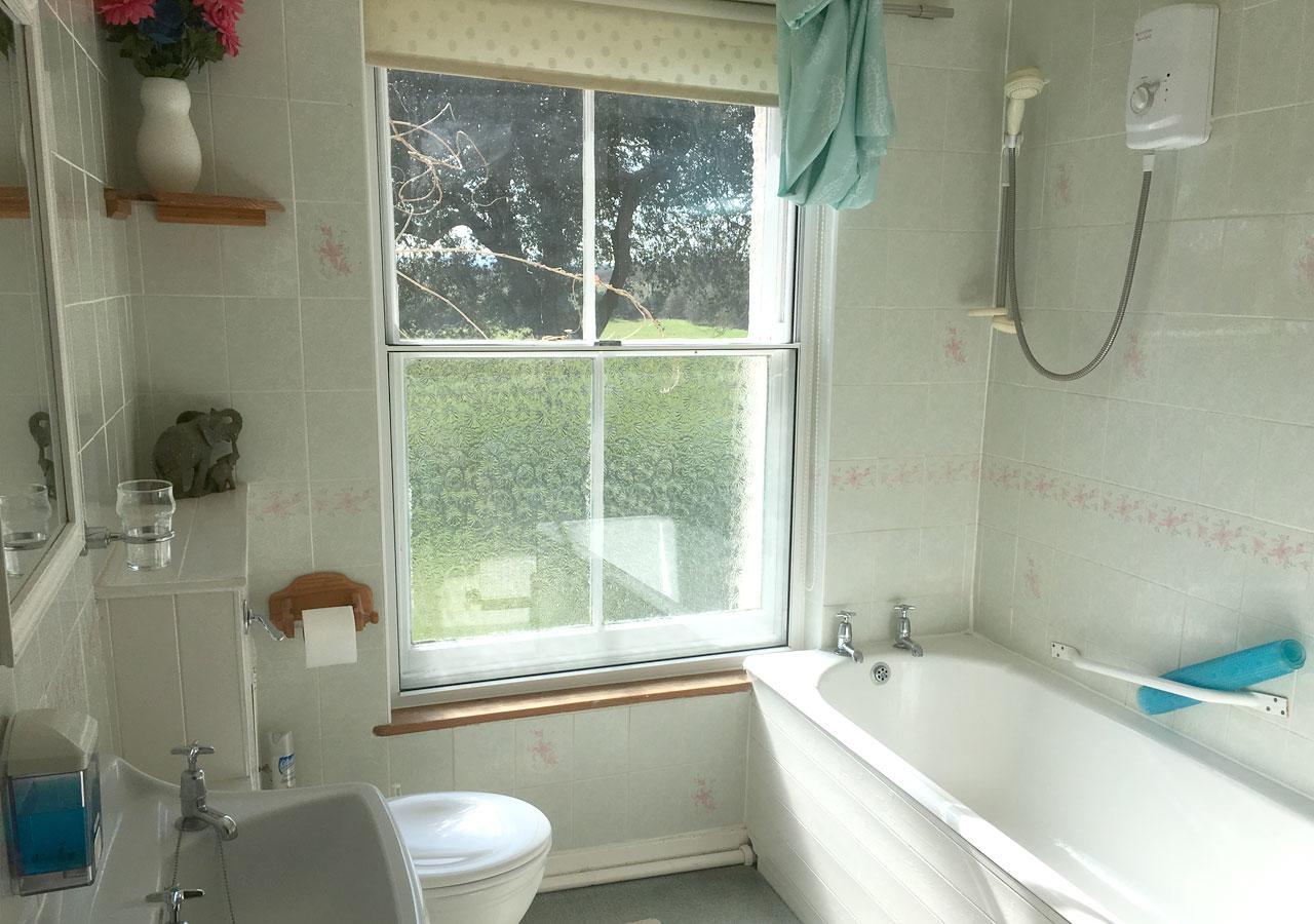 Haselor Farm Bed & Breakfast *